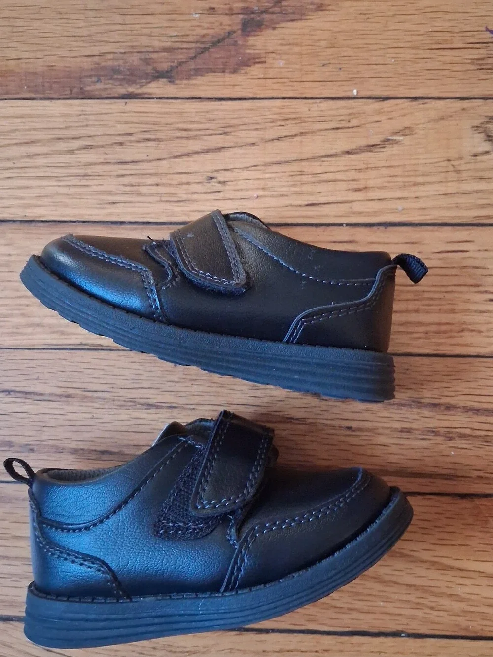 Oshkosh B'gosh - Toddler Boy Black Faux Leather Casual Dress shoes. Size 5